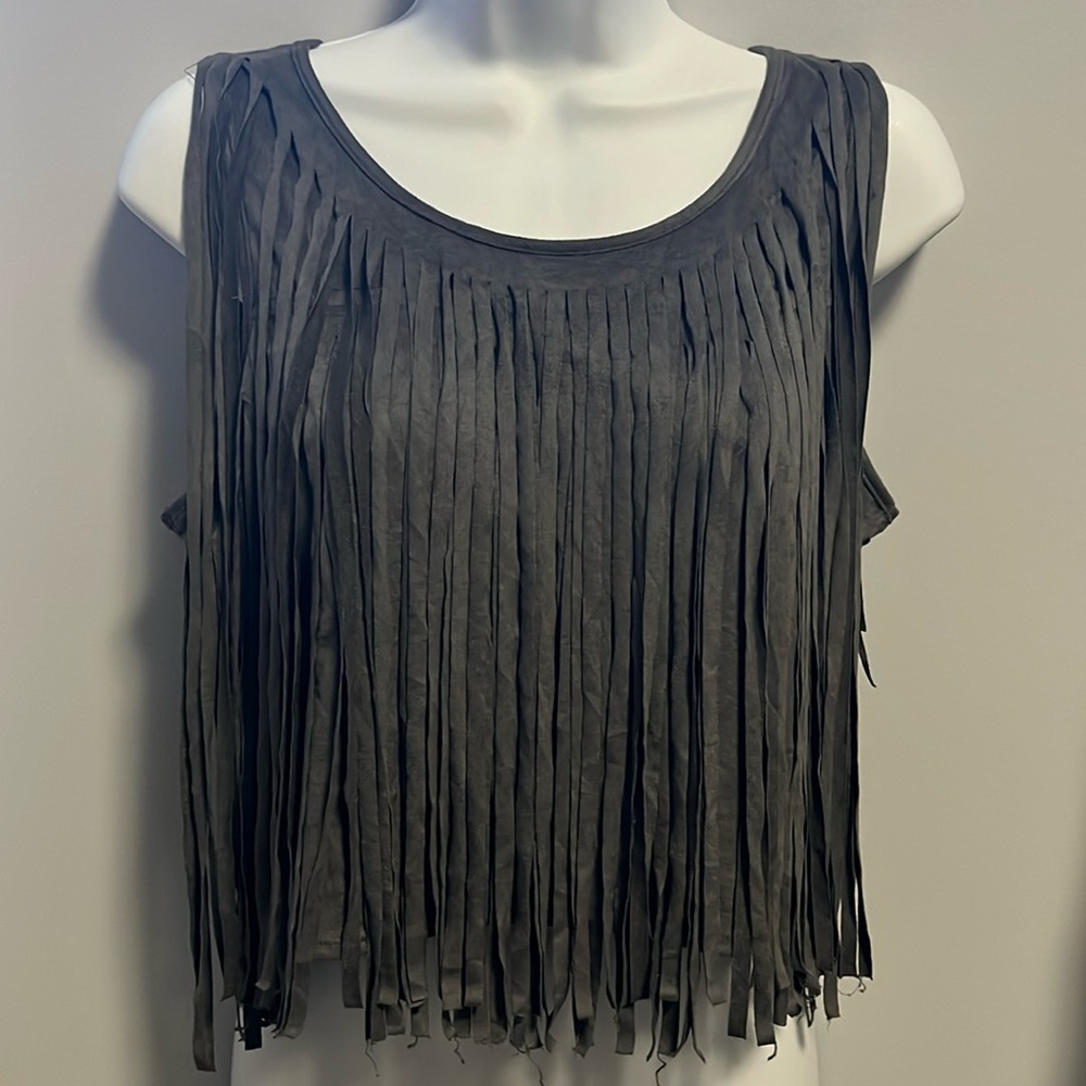 Penelope Fringe crop tesel. Gray Suede look and feel. Women’s sz M.
